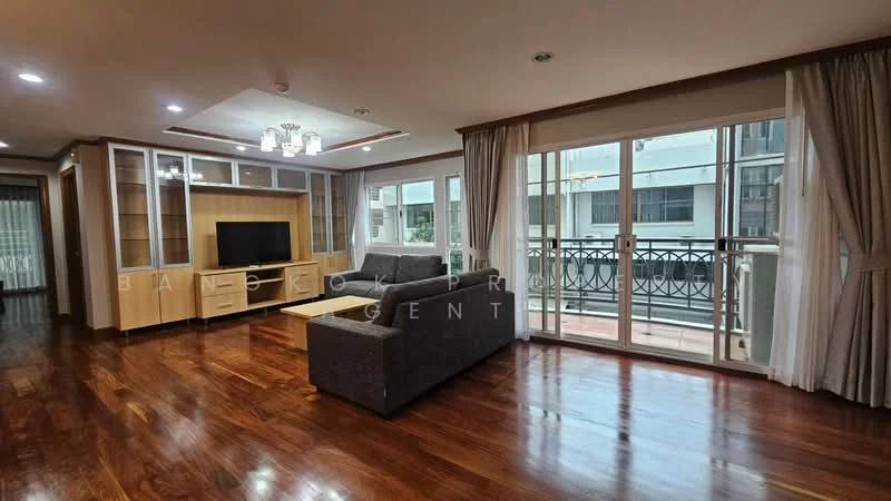 2 Bedroom condo in Oscar Mansion