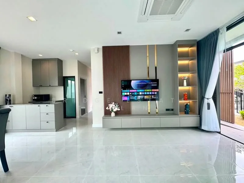 4 Bedroom condo in Bangkok Boulevard Bangna KM.5