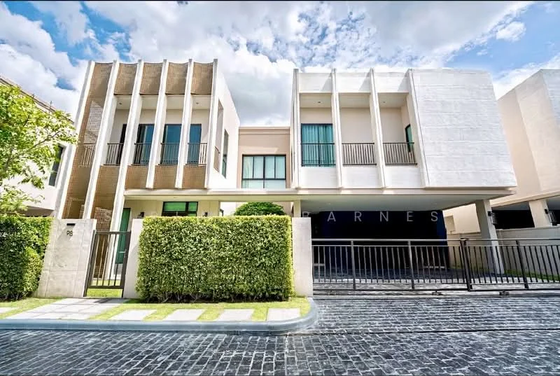 4 Bedroom condo in AIRI Sukhumvit-Bangna KM.5