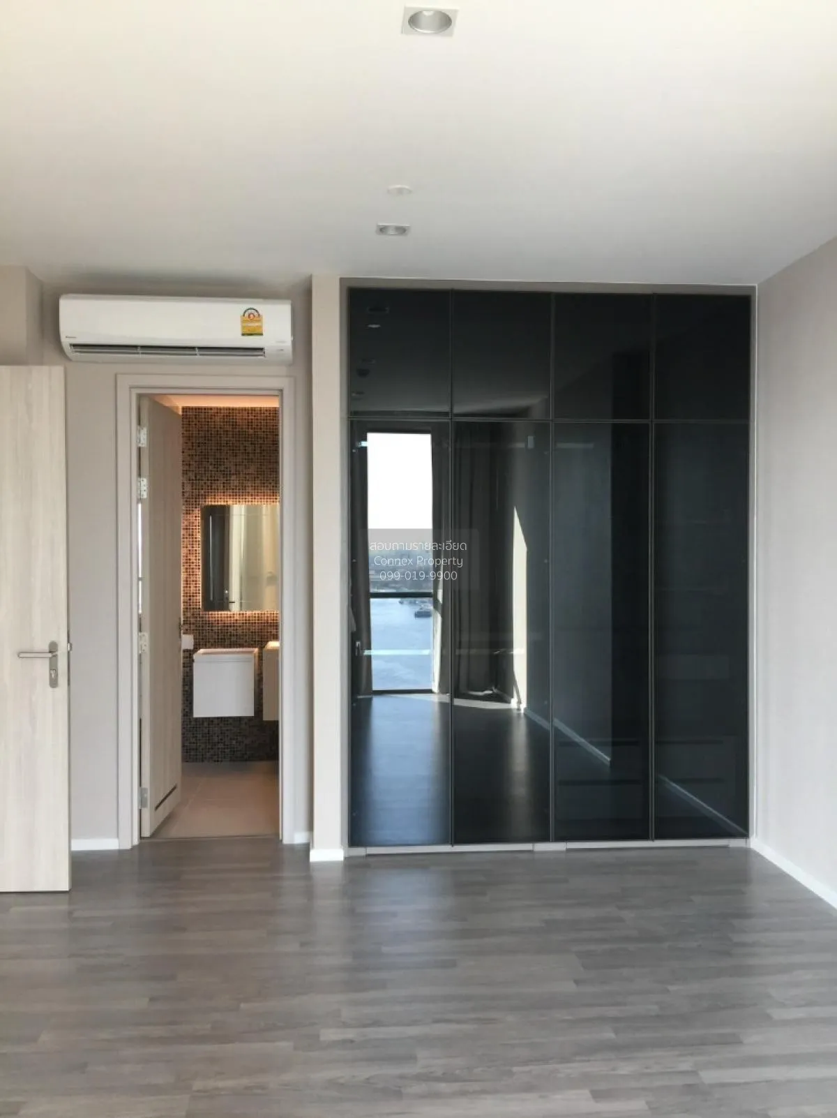 2 Bedroom condo in 333 Riverside