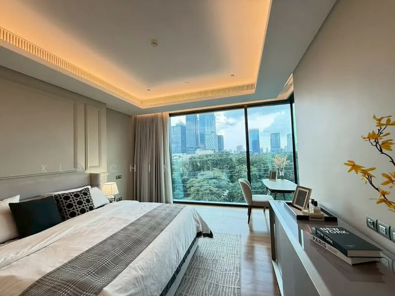 1 Bedroom condo in Sindhorn Tonson