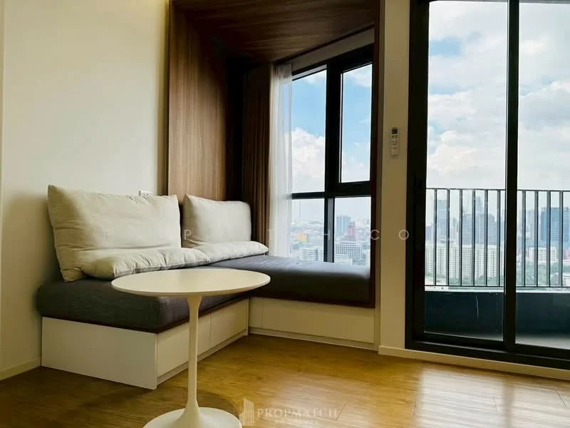 1 Bedroom condo in Triple Y Residence Samyan