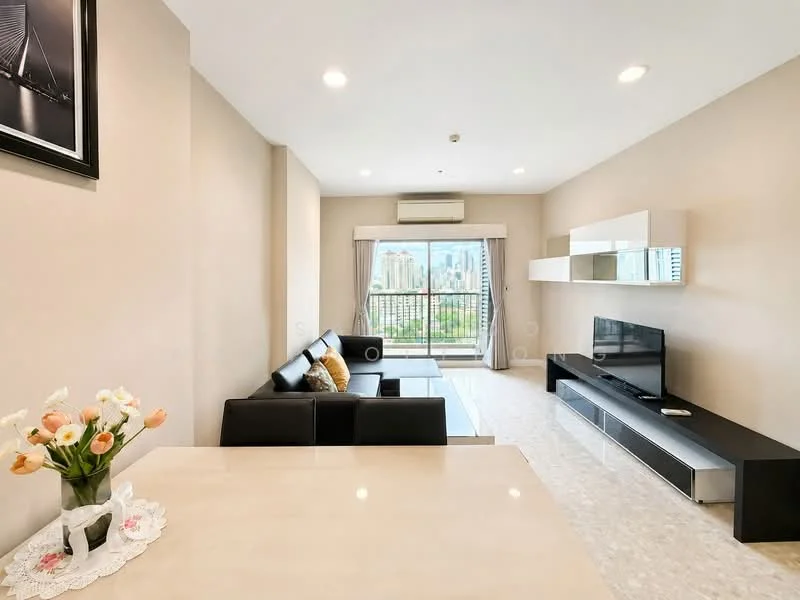 2 Bedroom condo in The Crest Sukhumvit 34