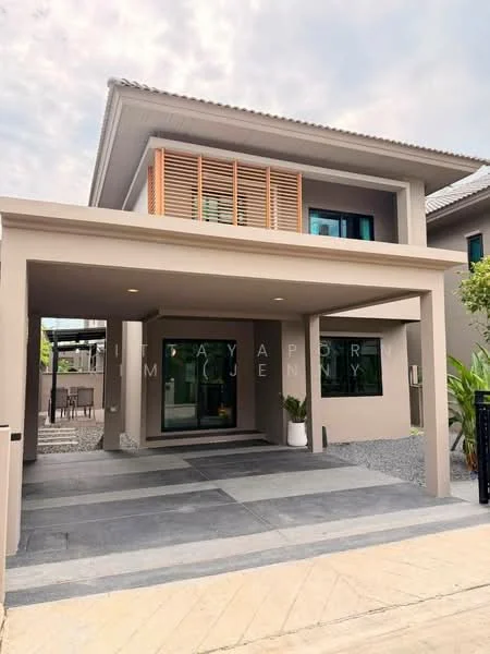 3 Bedroom condo in Areeya Como Bangna