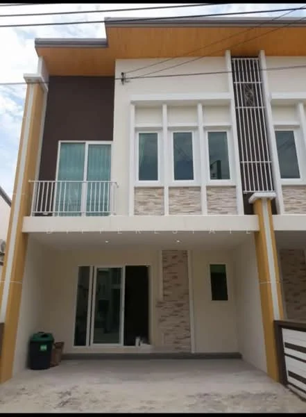 4 Bedroom condo in Golden Town Bangna-Kingkaew