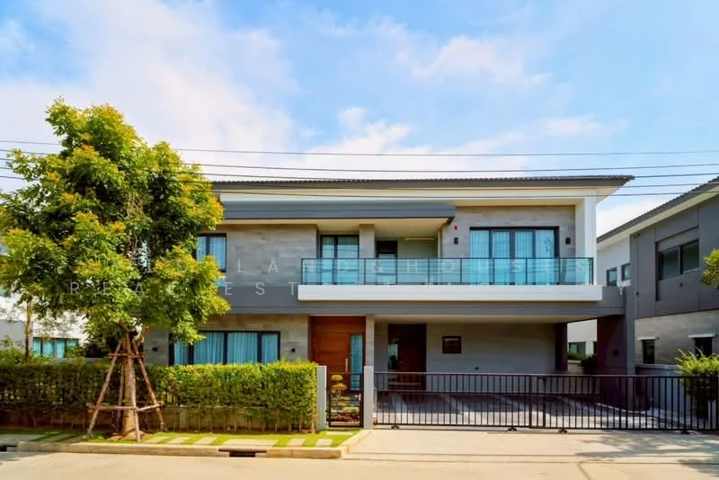 4 Bedroom condo in The City Bangna