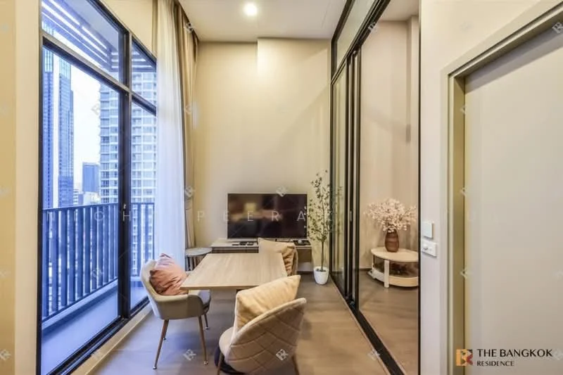2 Bedroom condo in Park Origin Ratchathewi