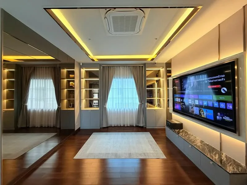 4 Bedroom condo in Perfect Masterpiece Sukhumvit 77