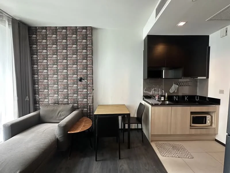 1 Bedroom condo in The Edge Sukhumvit 23