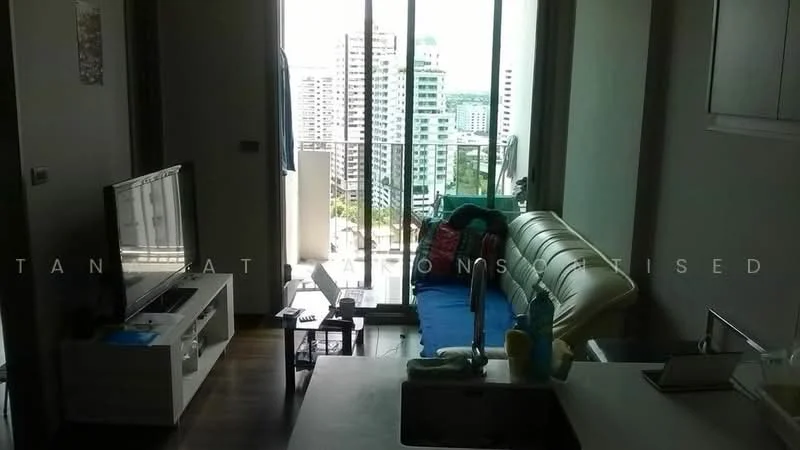 1 Bedroom condo in CEIL by Sansiri