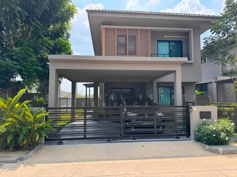 3 Bedroom condo in COMO BOTANICA II Bangna