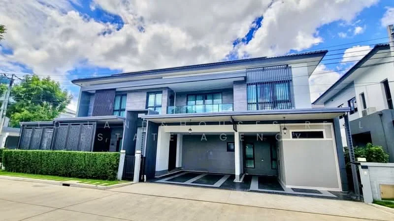 5 Bedroom condo in The City Bangna