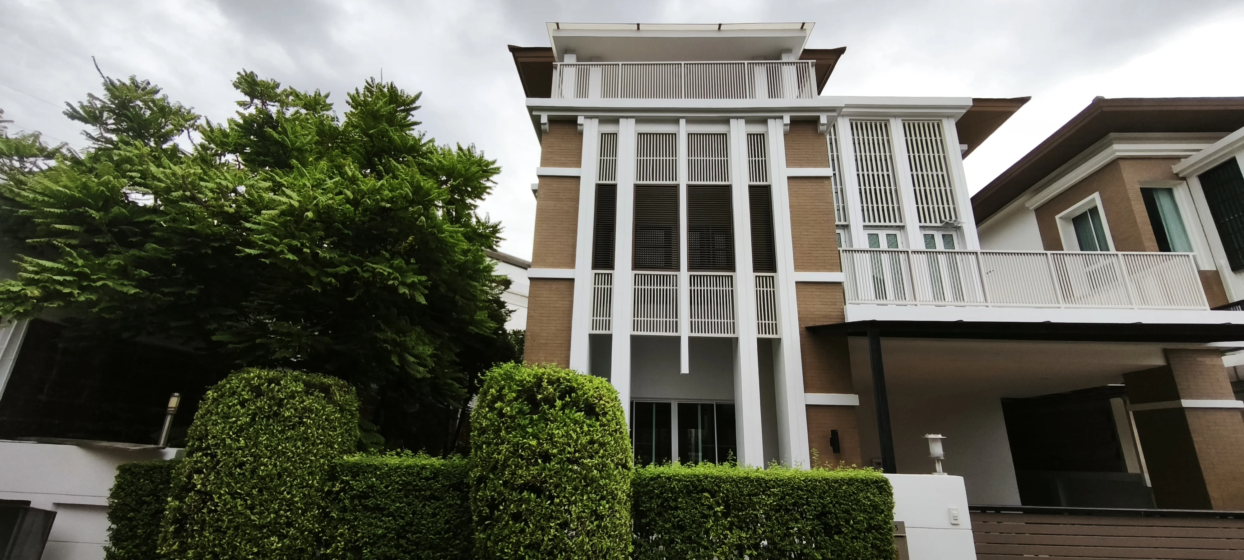 3 Bedroom condo in Baan Klang Krung The Nice Ratchavipha