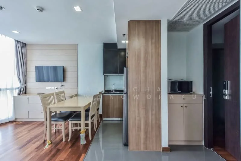 2 Bedroom condo in Wish Signature Midtown Siam