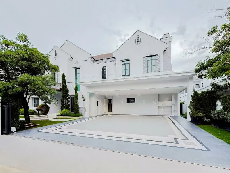 5 Bedroom condo in Nantawan Rama 9 - New Krungthepkreetha