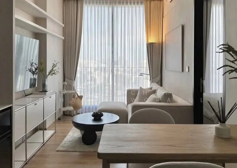 1 Bedroom condo in Noble Around Ari