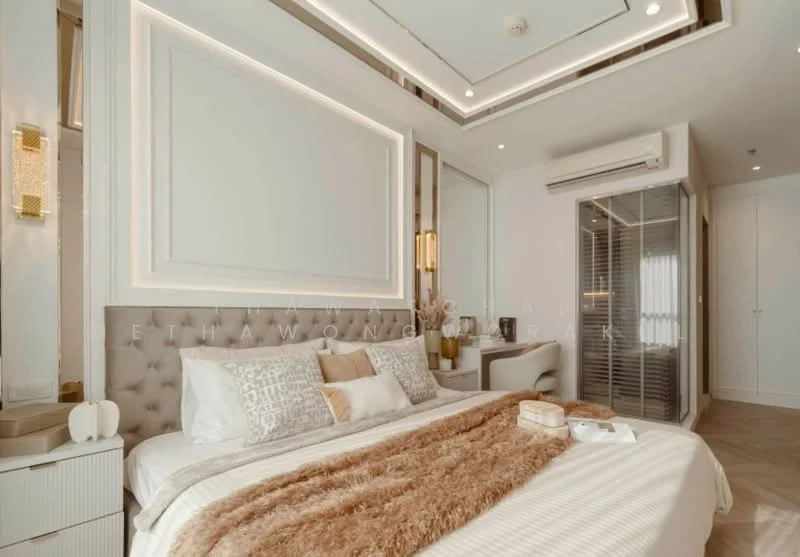 2 Bedroom condo in Life Ratchadapisek