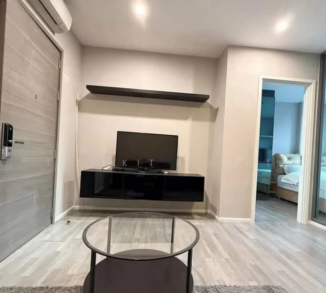 1 Bedroom condo in The Room Sukhumvit 69