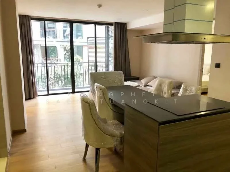 2 Bedroom condo in Klass Langsuan