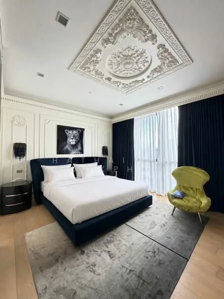 2 Bedroom condo in The Monument Thonglor