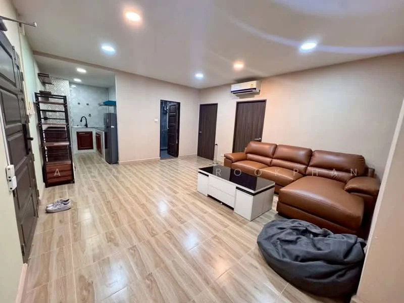 2 Bedroom condo in Country Complex Bangna
