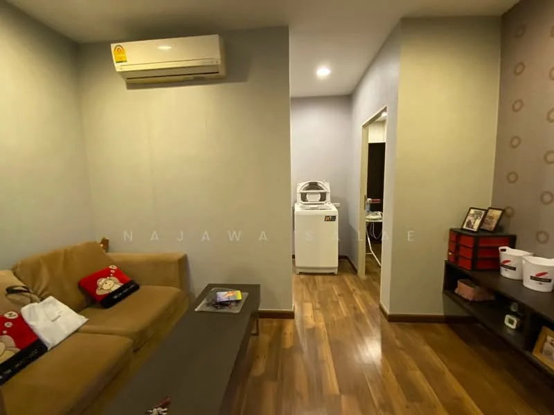 2 Bedroom condo in Chewathai Ratchaprarop