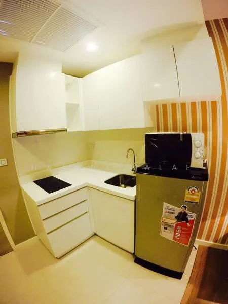 1 Bedroom condo in Condolette Ize Ratchathewi