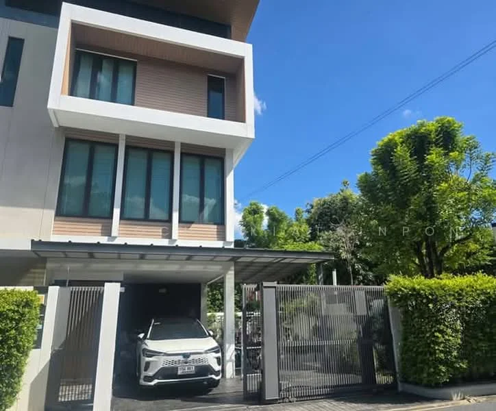 3 Bedroom condo in The Ava Residence