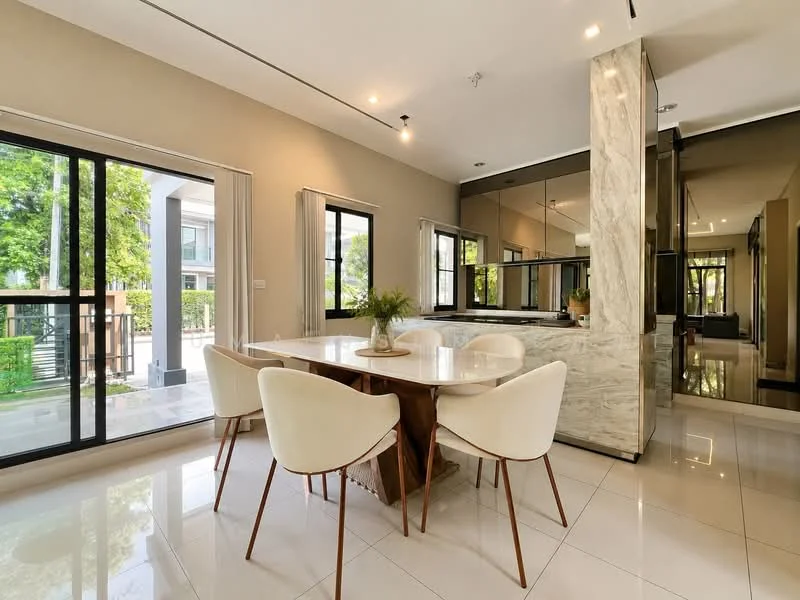 4 Bedroom condo in The Plant Exclusique Phatthanakan