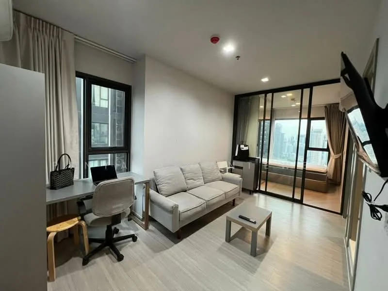 2 Bedroom condo in Life Asoke-Rama 9