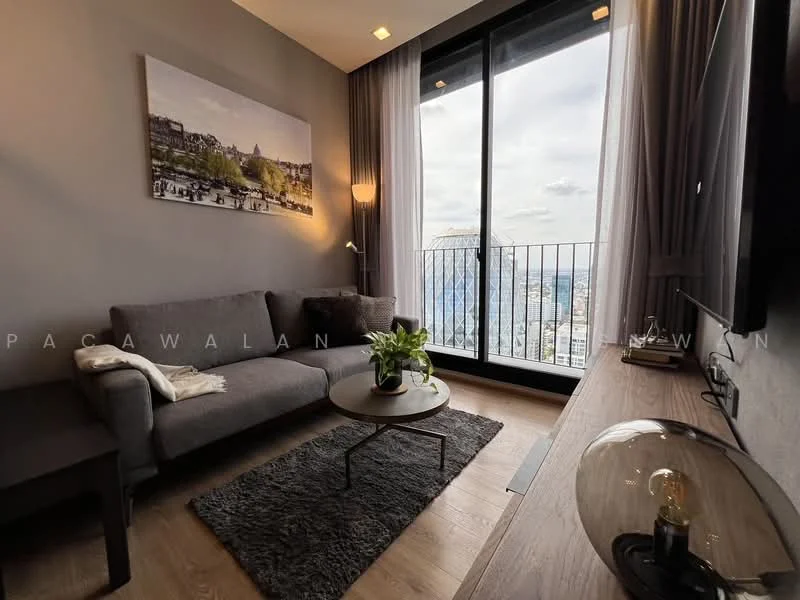 1 Bedroom condo in Noble Around Ari