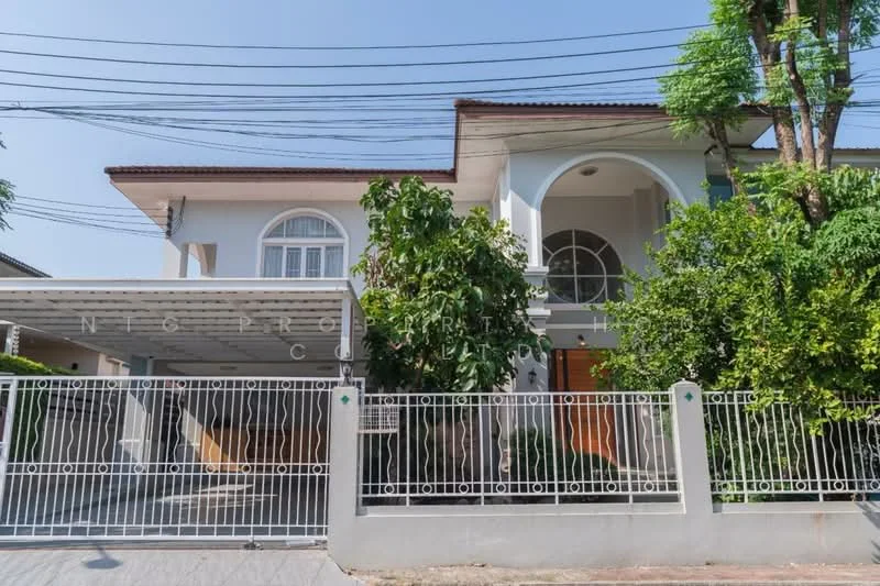 4 Bedroom condo in Nantawan Ramintra-Watcharaphon