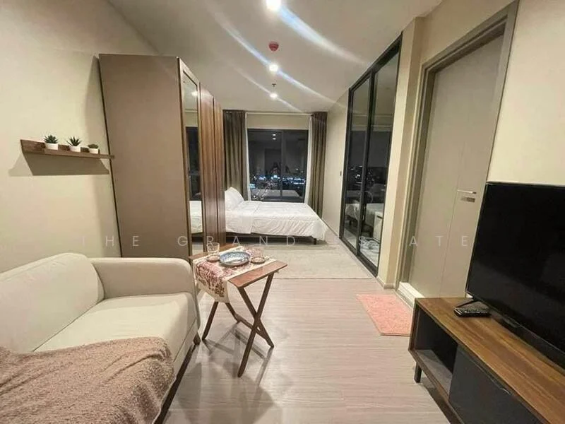 1 Bedroom condo in Life Asoke Hype