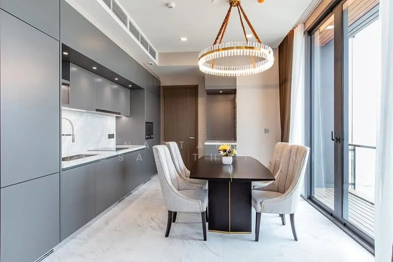 2 Bedroom condo in The Monument Thonglor