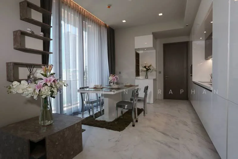 2 Bedroom condo in The Monument Thonglor