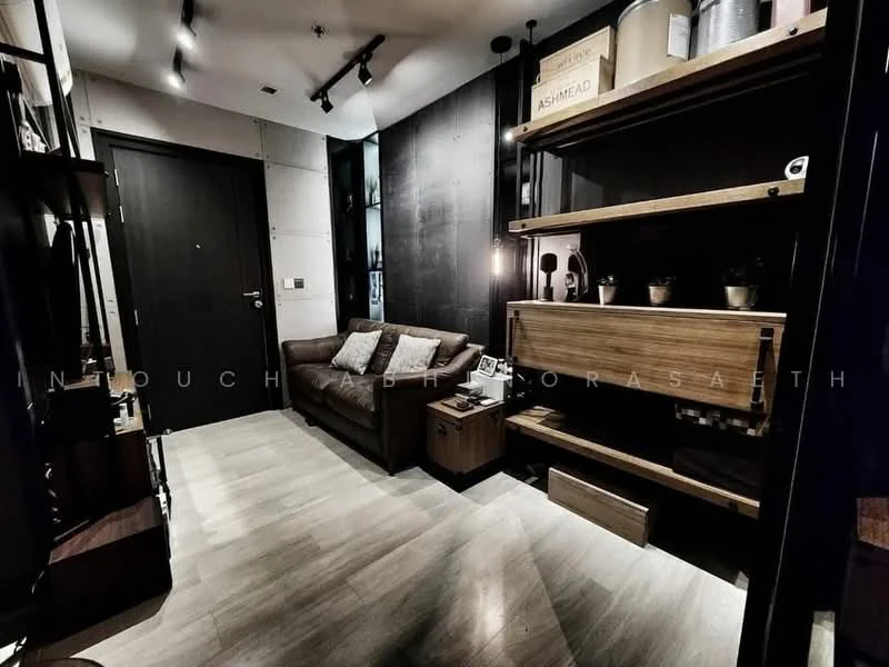 1 Bedroom condo in Life One Wireless