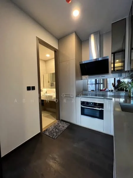 2 Bedroom condo in Park Origin Thonglor