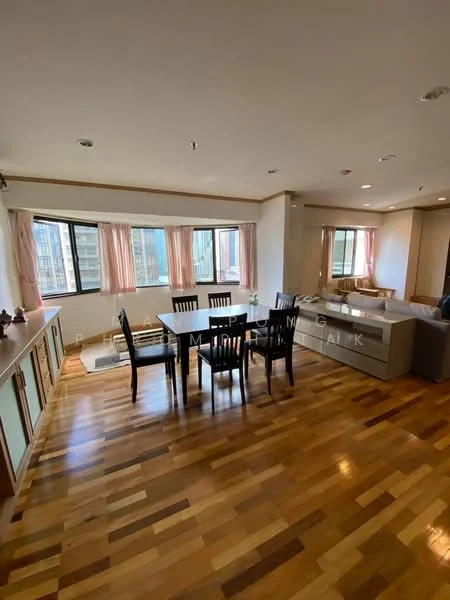 3 Bedroom condo in Baan Suanpetch