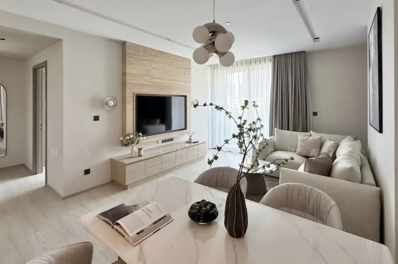 2 Bedroom condo in The Room Sukhumvit 38