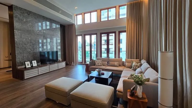 3 Bedroom condo in The Crest Ruamrudee