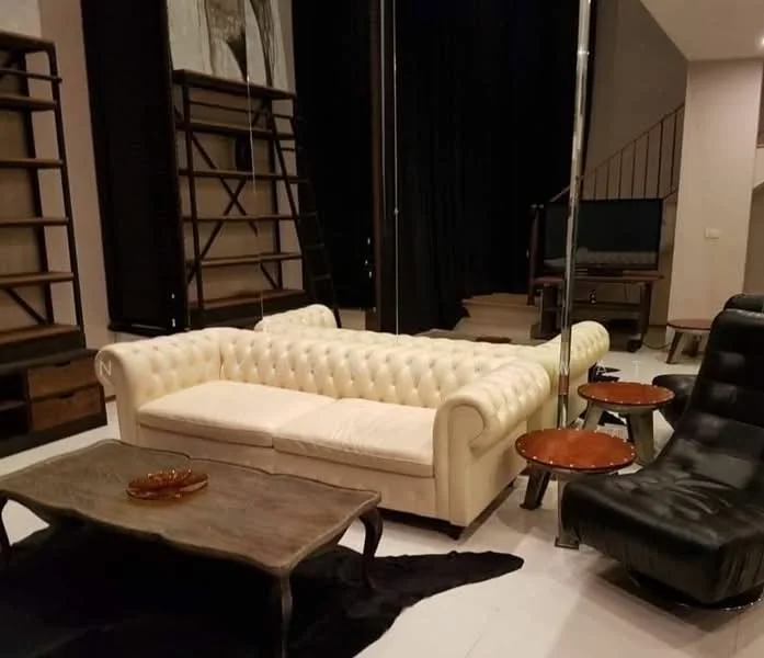 1 Bedroom condo in The Emporio Place