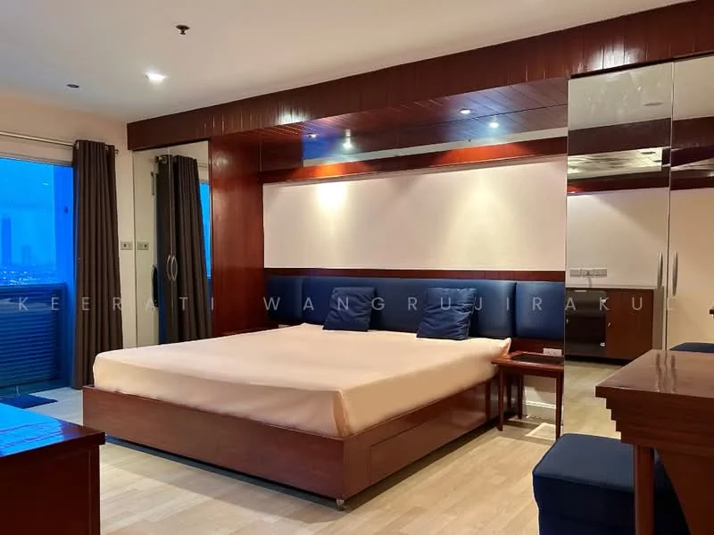1 Bedroom condo in Modern Home Tower
