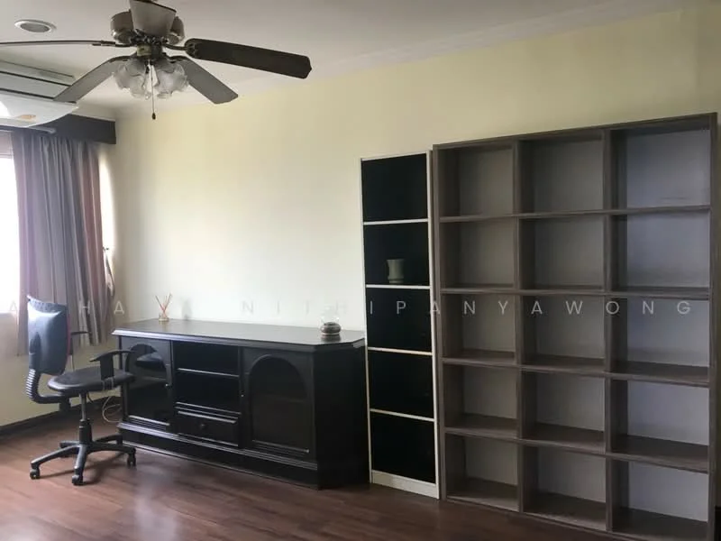 2 Bedroom condo in Witthayu Complex