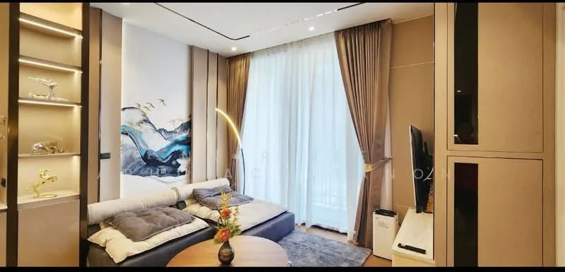 2 Bedroom condo in Muniq Langsuan