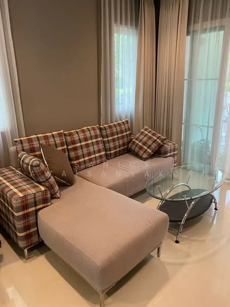 3 Bedroom condo in Baan Klang Muang Rama 9 (Motorway)