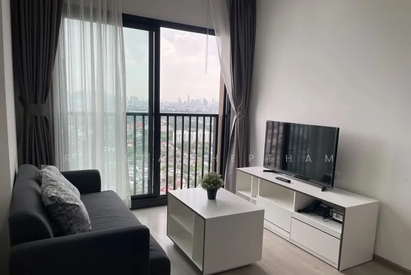 2 Bedroom condo in The Base Phetkasem