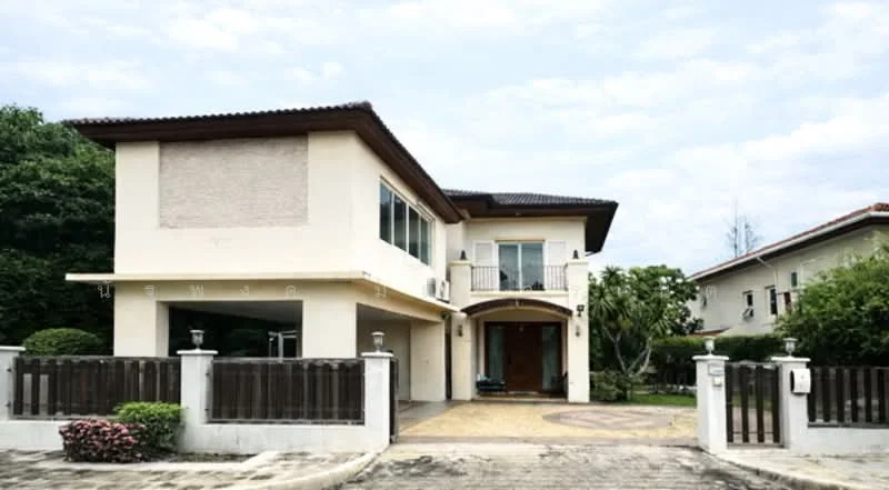 4 Bedroom condo in Grand Canal Donmuang