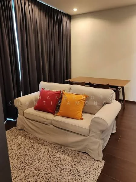 2 Bedroom condo in C Ekkamai