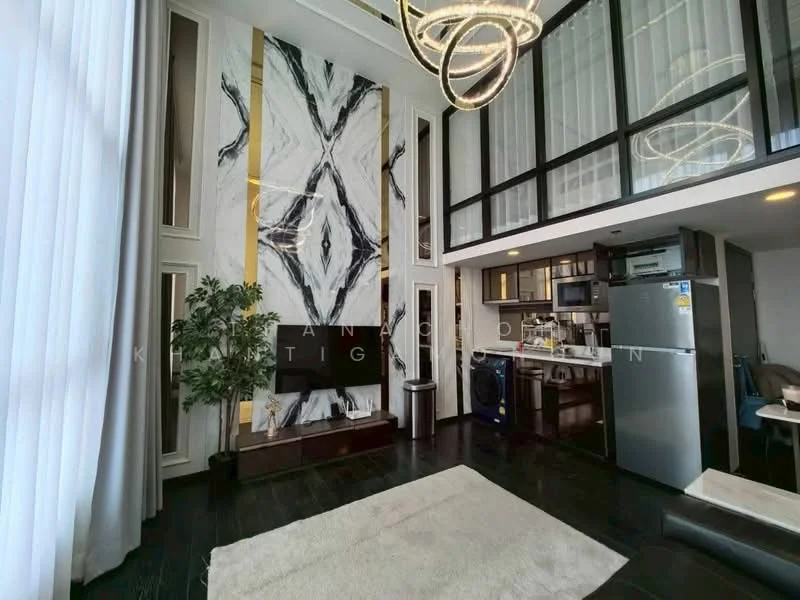 2 Bedroom condo in Park Origin Thonglor