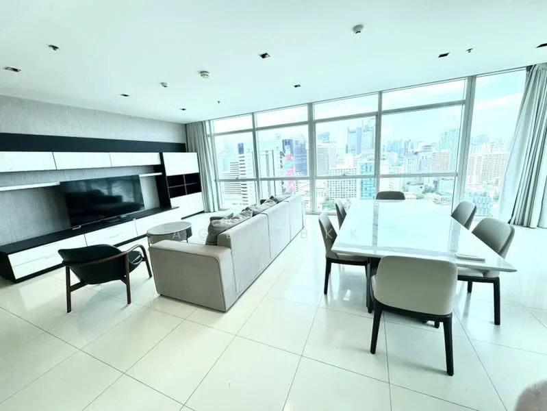 3 Bedroom condo in Athenee Residence